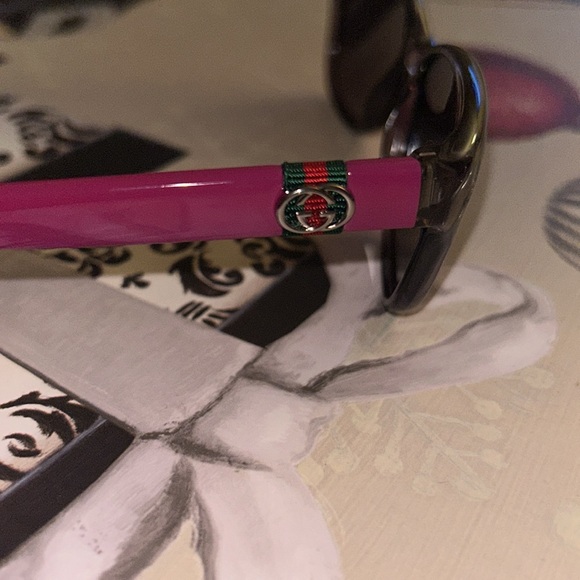Authentic Gucci sunglasses - Picture 4 of 7